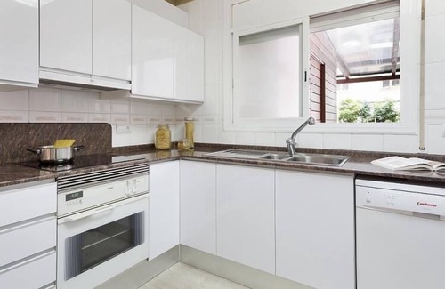Hostafrancs Maison | Fantastic Three-Floor House with Terrace