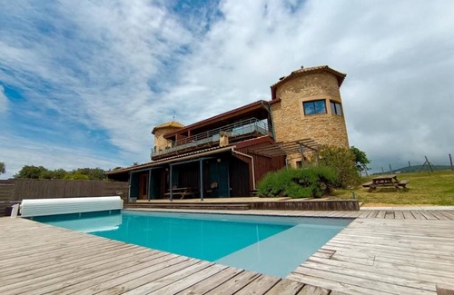 Villarzel-du-Razes Appartement | Stay, view of the Pyrenees
