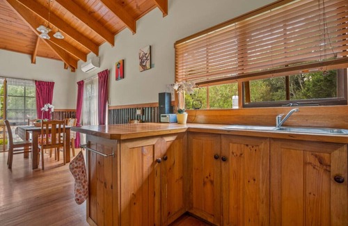 Badger Creek Cabine | StayAU 2BR Serene Lakeside Haven