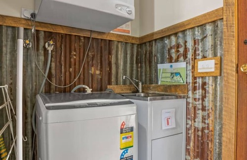Badger Creek Cabine | StayAU 2BR Serene Lakeside Haven