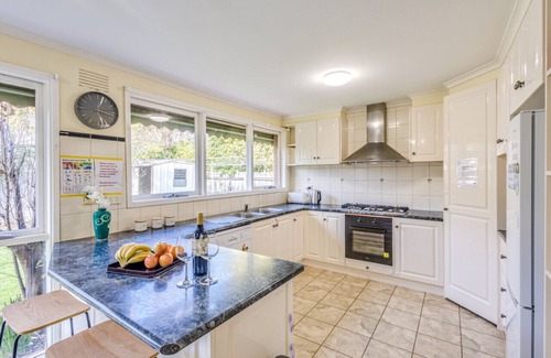 Glen Waverley Maison | StayAU Newly Family Comfort Vibrant WIFI 5BRM Glen