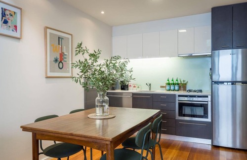 Brunswick Appartement | StayCentral - Brunswick Loft - Michael Street, Brunswick - 1 Bedroom, 1 Bed, 1.5 bathroom, 1 Parking, Pet Friendly
