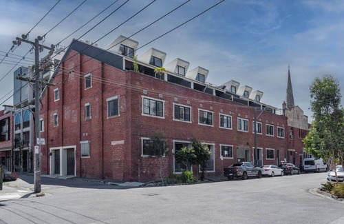 Brunswick Appartement | StayCentral - Brunswick Loft - Michael Street, Brunswick - 1 Bedroom, 1 Bed, 1.5 bathroom, 1 Parking, Pet Friendly