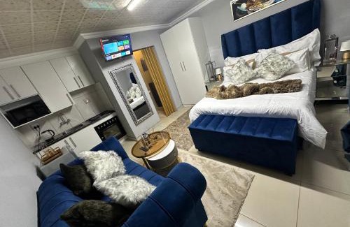 Soshanguve Appartement | StayComfyGuesthouseByPunky