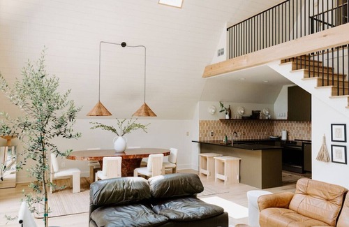 Saint Andrews Maison | Stayframe: a designer getaway with mountain views