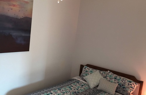 Foothills Maison | * VERNON BC ** 2 Chambres + canapé-lit + Futon = 7ppl * * SUPERBE SUITE DE VACANCES EN FAMILLE *
