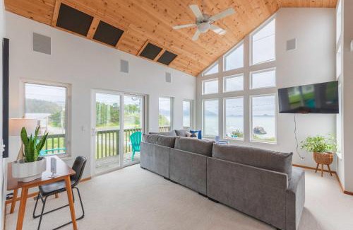Port Orford Maison | #StayinMyDistrict Ocean Overlook