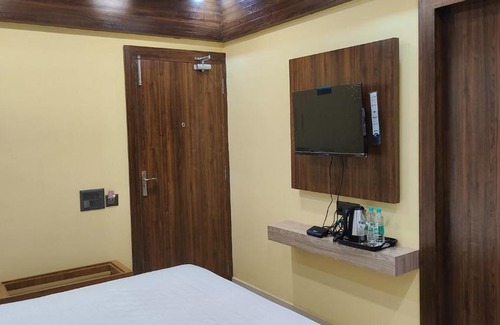 Deoghar Hôtel | STAYMAKER Hotel Bhagwan - Only Indian Citizens Allowed