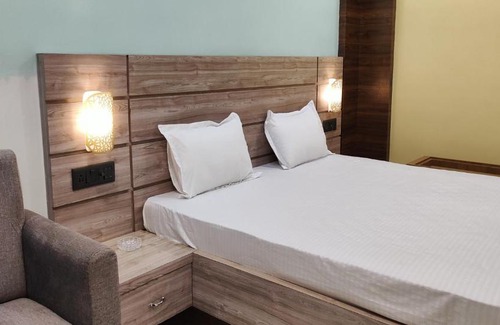 Deoghar Hôtel | STAYMAKER Hotel Bhagwan - Only Indian Citizens Allowed