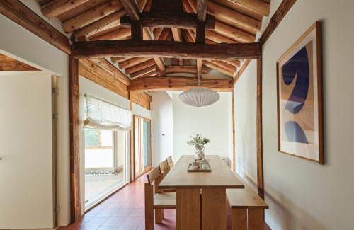 Jongno Appartement | StayMoire Entire Hanok - Central of Seoul