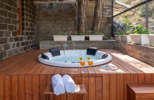 Kasauli Villa | StayVista at Floradale W Jacuzzi & Wood-Fire Pizza