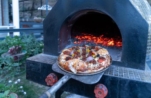 Kasauli Villa | StayVista at Floradale W Jacuzzi & Wood-Fire Pizza