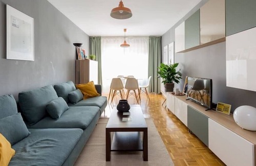 Parque de Roma Appartement | STD - 2 bedroom apartment in the center with parking included
