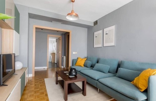 Parque de Roma Appartement | STD - 2 bedroom apartment in the center with parking included