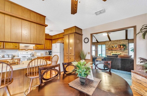 Lubbock Maison | Stead House-3bd/2ba, Ttu, Fall Specials! 3 Bedroom Home by RedAwning