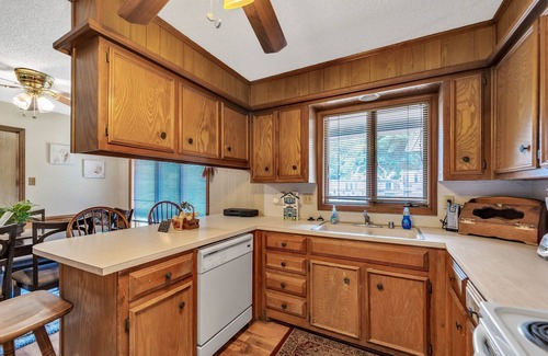 Lubbock Maison | Stead House-3bd/2ba, Ttu, Fall Specials! 3 Bedroom Home by RedAwning