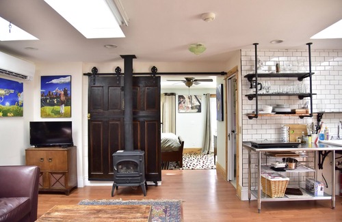 Highland Cottage | Artist Studio Cottage, une oasis urbaine