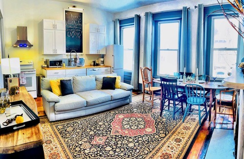 Allegheny-West Maison | ★WALK to ACRISURE STADIUM in 10 MINS! King Beds, FREE Park
