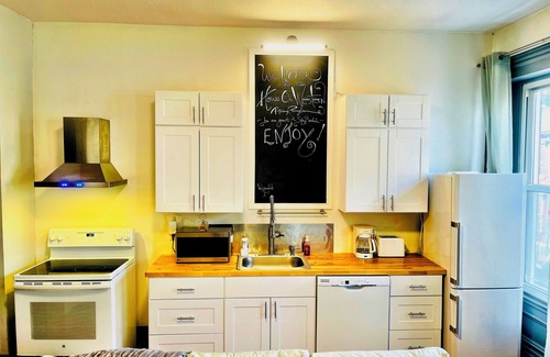 Allegheny-West Maison | ★WALK to ACRISURE STADIUM in 10 MINS! King Beds, FREE Park