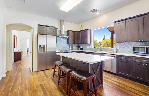Gold Canyon Maison | Stellar dog-friendly home with gas grill, patio, kitchen, TV, and washer/dryer