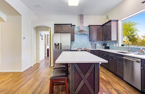 Gold Canyon Maison | Stellar dog-friendly home with gas grill, patio, kitchen, TV, and washer/dryer