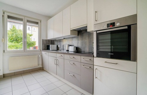 Wipkingen Appartement | Stellar Wipkingen 3BR w/ Common Garden, nr River, by Blueground