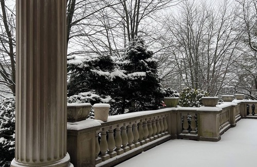 Catasauqua Maison | Step back in time at Dery Mansion built in 1917 by the King Of Silk George Dery