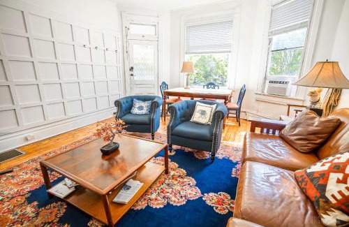 Homestead Appartement | Step Back in Time Charming Victorian with Modern Amenities