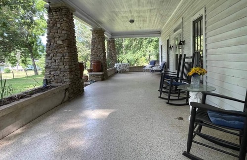 Kimball Maison | Step back into time with this 1850's historic house