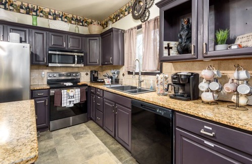 Jim Thorpe Maison | Step-Free entry, Chairlift to the 2nd floor, a Recliner Chairlift, and Rollater!