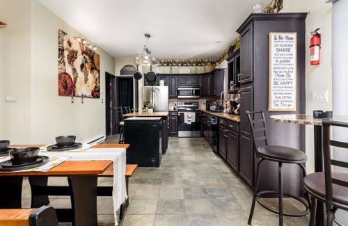 Jim Thorpe Maison | Step-Free entry, Chairlift to the 2nd floor, a Recliner Chairlift, and Rollater!