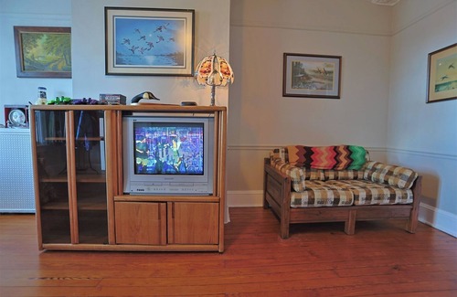 Hagerstown Maison | Step in the 90's in Historic Downtown Hagerstown