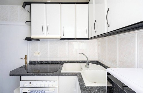 Cornella de Llobregat Appartement | Step into this delightful and snug 2-bedroom retreat, meticulously renovated and thoughtfully designed to offer a pleasant and cozy stay in Barcelona.