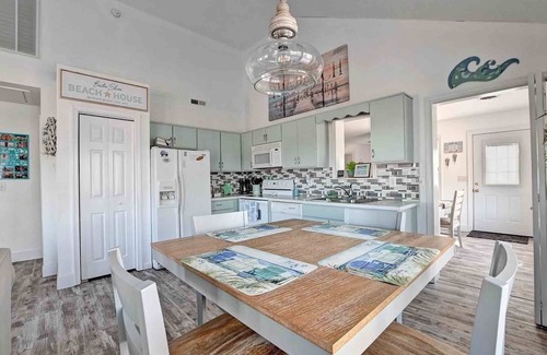 Clearwater Maison | Step into the beautiful "Easton Shore" home in the Clearwater community! WIFI, Community Pool, Tennis, Beach town, and more!