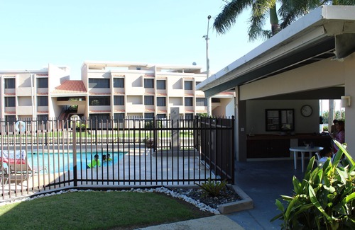 Hucares Copropriété | Terrasse et balcon privés, spacieux 3 chambres sur la baie, plage semi-privée
