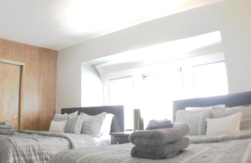 Bloomfield Appartement | Steps Away From Hospital - 2 Queen Bed - City View