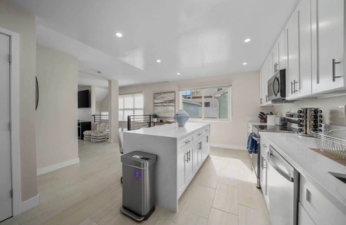 Mission Beach Maison | Steps from beach, Newly Renovated!