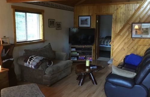 Deka Lake Maison | À quelques pas du lac Deka - Votre magnifique chalet d’été