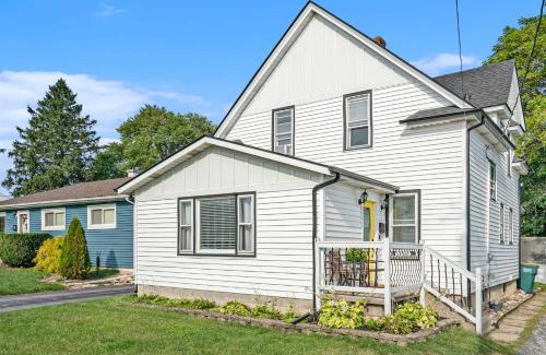 Valparaiso Maison | Steps from Journeyman in Downtown Valparaiso