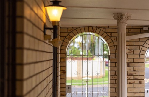 Robertson Maison | Steps from Mall! Super Convenient 3BR Cozy House