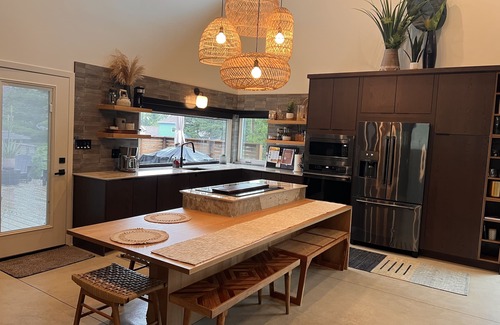 Miller Beach Maison | Steps from the beach and 1 Mile from Indiana Dunes National Park