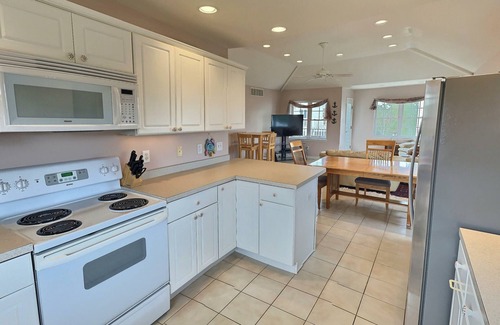 Broadkill Beach Maison | Steps From The Beach and Minutes to The Boards - Now Includes Linens
