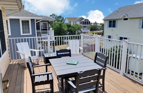 Broadkill Beach Maison | Steps From The Beach and Minutes to The Boards - Now Includes Linens
