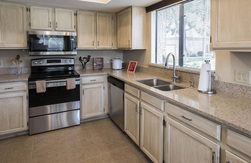 Westbrook Village Maison | Village nouvellement rénové Villagehome dans la communauté Master planifié!