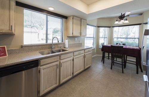 Westbrook Village Maison | Village nouvellement rénové Villagehome dans la communauté Master planifié!