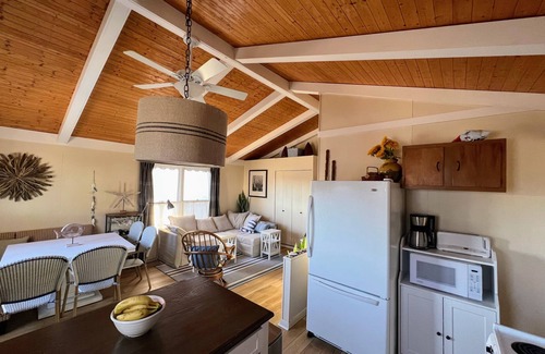 Broadkill Beach Maison | Steps from the Sand & Pet Friendly - Little Dune Beach House!