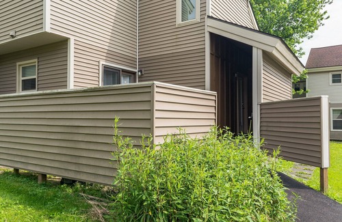Blodgett Mills Maison | Steps from the Ski Slopes! Mountain Getaway @ the Peak