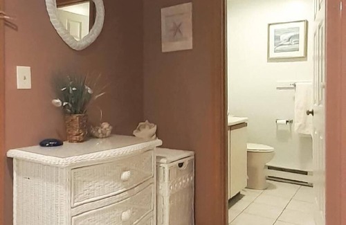 Wells Beach Copropriété | Steps from Wells Beach, Bellevue by the Sea is perfect for your Maine vacation