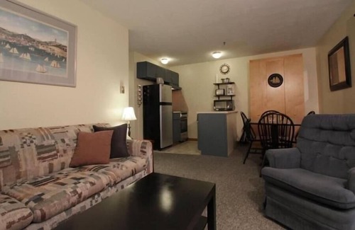 Wells Beach Copropriété | Steps from Wells Beach, Bellevue by the Sea is perfect for your Maine vacation