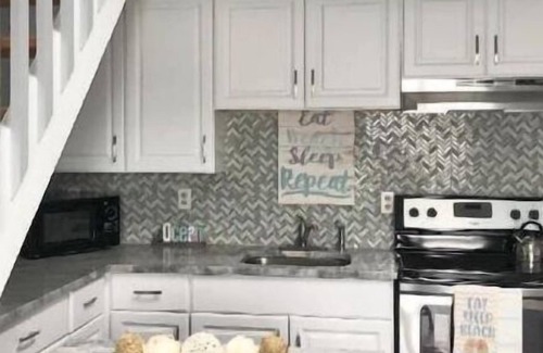 Wells Beach Copropriété | Steps from Wells Beach, Bellevue by the Sea is perfect for your Maine vacation